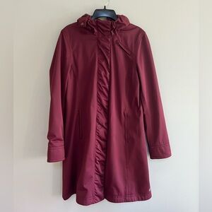 Athleta Women’s Magnetic Closure Long Trench in Magenta, size M